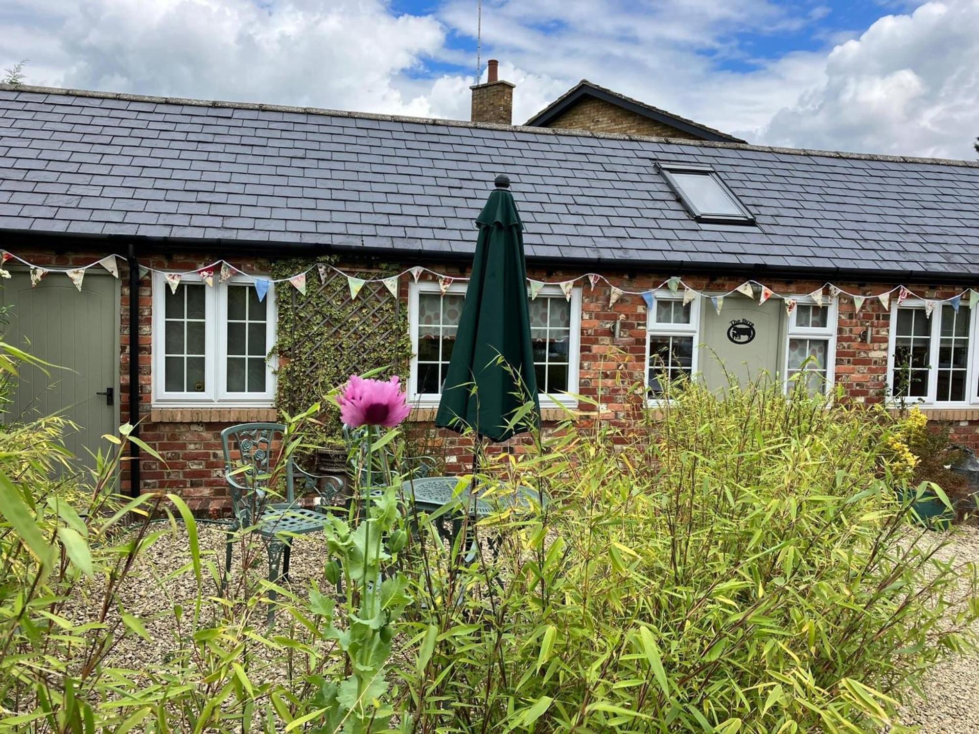 Centre Village 2 Bedroom Cottage - The Byre Pewsey Εξωτερικό φωτογραφία
